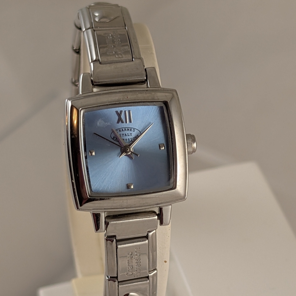 CHARMED EXPRESSIONS ITALIAN CHARM WATCH/ SILVER TONE/ w/ HEARTS /9MM/BLUE